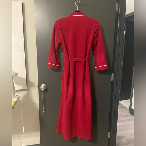 Vanity Fair vintage Berry Red & Cream Velour Robe with Piping - Picture 4 of 9